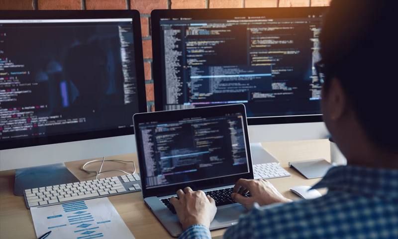 数据科学选型:R与Python如何赋能雅江县网站建设?